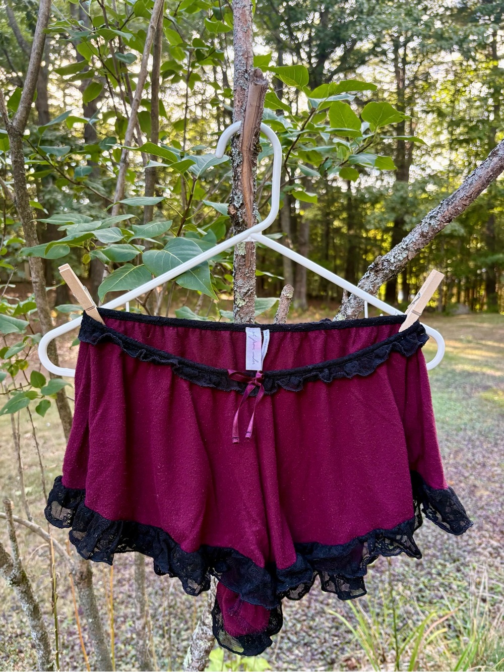 Urban Outfitters Wine-Red Long-Sleeve Crop Top with Black Lace Collar - Picture 3 of 6